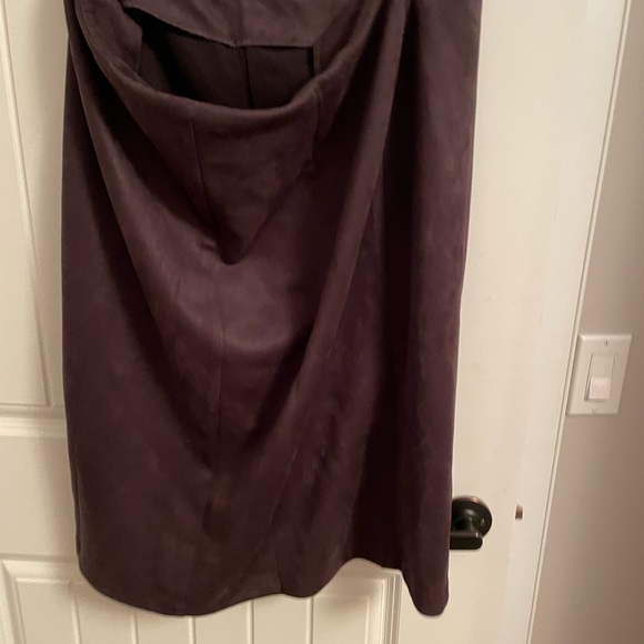 Suede like material Skirt made by SOHO apparel. Size XL. - Picture 3 of 4